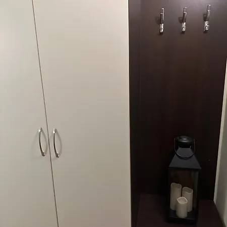 Apartment Kleine Guenstige Im Macon Residenz!